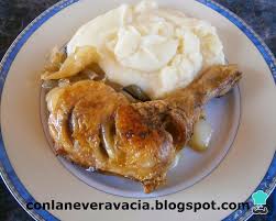 piernas de pollo al horno con cebolla