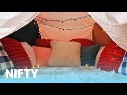 how to make the coziest blanket fort