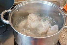 If dinner calls for shredded chicken or you simply don't want unnecessary fat, boiling boneless chicken is a simple process that leaves you with tender, juicy chicken for your next meal. How Long Does It Take To Boil Chicken Thighs Howchimp