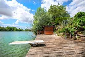 vente maison au bord d un lac avec vue