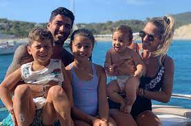 Suarez was born in salto in january 1987 pablo parodi, friend and neighbour of the suarez family in montevideo: Luis Suarez Holidays In Morocco With Family Following Injury