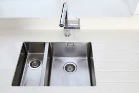 how to clean a snless steel sink for