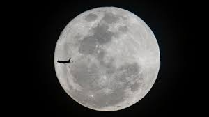 Qu'est ce que la "super Lune bleue" observable dans la nuit de mercredi à  jeudi?