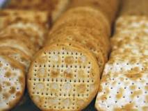 What is the best way to store crackers?