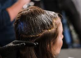 Haare wachsen im durchschnitt ungefähr einen zentimeter pro monat. Haare Selber Farben Leicht Gemacht So Gehts Otto
