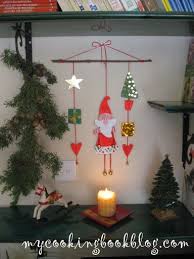 Затова ви предлагаме няколко оригинални идеи за импровизирана коледна украса, за чиято направа няма да се наложи да ходите до магазина. Visyasha Aplikaciya Za Koledna Dekoraciya Dyado Koleda Ss Zvncheta Holiday Crafts Christmas Ornaments Holiday Decor