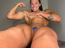 Nearly nude Lexa. Biceps & quads :) : rBigArms