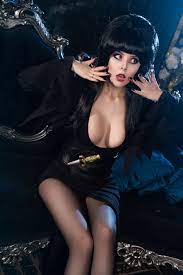 Cosplay Elvira by Disharmonica on DeviantArt | Sexy cosplay, Cosplay, Best  cosplay