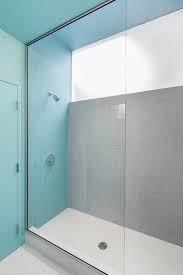 Squeezing a shower into a tiny house bathroom with teensy square footage is undoubtedly challenging. Walk In Showers Without Doors Or Curtains Design Tips And Examples Archdaily