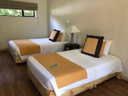 hotels in ung mulu national park