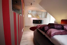 Dachschrägen im schlafzimmer sind keine seltenheit und dank ihnen können schlafzimmer zu gemütlichen orten der entspannung werden. Wohnidee Schlafzimmer 7 Raumax