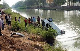 One dies as car falls into canal after bumping on speed hump