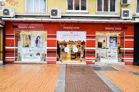 За да видиш повече детайли за магазините (местонахождение, работно време, уеб страница и текущи оферти) кликни върху местонахождението или името на магазина. Beauty Zone 1 Bul Vitosha 62 Douglas I Beauty Zone