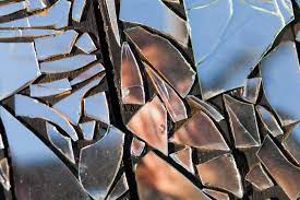 Glass Breaks 10 Spiritual Meanings