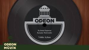 Konsere şarkıcı, müzisyen ve besteci ahmet gazi ayhannen de katıldı. Yildiz Ayhan Kislanin Kapisina Karsida Medreseler 45 Lik Official Audio Youtube