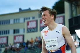 Februar 1996 i ulsteinvik) er en norsk friidrettsutøver.han representerer dimna idrettslag og har leif olav alnes som hovedtrener. How No Fear And Having Fun Helped Warholm To His World Record In Oslo Features World Athletics