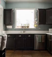 painting builder grade kitchen cabinets