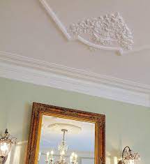 decorative molding with corners for