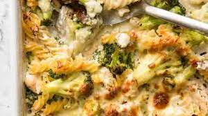 Low Calorie Chicken Broccoli Pasta Bake gambar png
