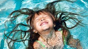 RÃ©sultat de recherche d'images pour "enfant qui nage"