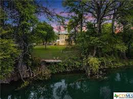 new braunfels waterfront homes