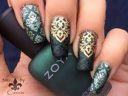 green damask sting nail art you