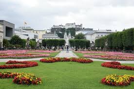 mirabell palace gardens