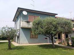Case in vendita a treviso: Vedelago Casa Singola Con Ampio Giardino A Treviso In Vendita