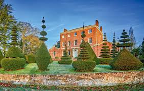 the cressy hall topiary a