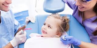 Gigi anak ompong biasanya hanya sebentar karena akan segera digantikan dengan gigi dewasa. Anak 3 Tahun Meninggal Saat Periksa Ke Dokter Gigi Anak