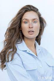 roz purcell poses with no makeup or