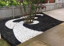 You can use them in small or bigger quantities, but in both cases they will look amazing. 20 Modern White Stone Landscaping Ideas To Transform Your Yard Stone Landscaping Front Yard Landscaping Design Rock Garden Landscaping
