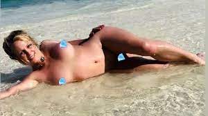 Britney Spears nackt am Strand: Stars feiern sie dafür! | Promiflash.de