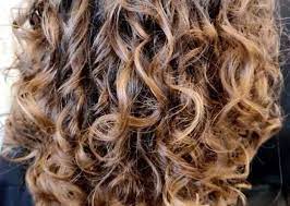 5 curly hairstyles for wavy curly hair