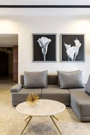 4 Interior Decoration Tips To Hang Wall