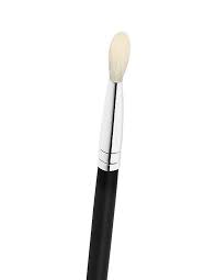 mac cosmetics 217s blending brush
