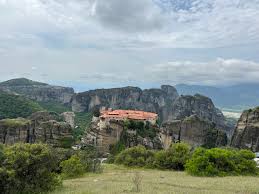 solo travel guide to meteora greece