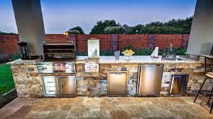 Follow the tips in our guide to find the perfect outdoor space, get can't decide how to set up your grilling station? Outdoor Kitchens Creekstone Outdoor Living