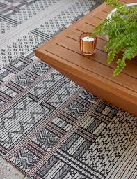 10 indoor outdoor rug tribal design