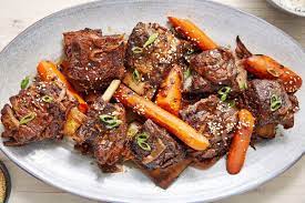 cook beef short ribs in a slow cooker
