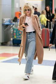 Carey mulligan turned bradley cooper into her personal ambulance. Carey Mulligan Just Wore The Perfect Travel Outfit How To Get The Look