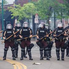 Minnesota attorney general keith ellison announces elevated charges against officer derek chauvin and charges against the 3 other officers involved in the death of george floyd. Lines Of Riot Police Guard House Of Ex Cop Involved In George Floyd S Death From Protesters