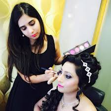 best makeup courses in pitura delhi