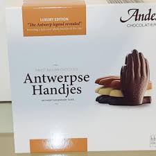 Maybe you would like to learn more about one of these? Antwerpse Handjes Gevulde Chocolade 12 Stuks Pralines Leonidas Schoten