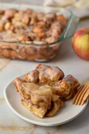 cinnamon rolls with apple pie filling