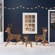 Create a group of elegant, grazing deer with these lighted creatures made of either grapevine or artificial greenery. 39 Spectacular Outdoor Christmas Decorations Best Holiday Home Decor