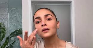 alia bhatt shares her lipstick tutorial