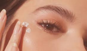 skincare advice for contact lens