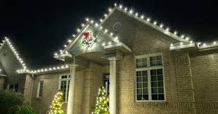 how to safely hang christmas lights