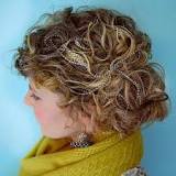 can-hair-feathers-be-curled